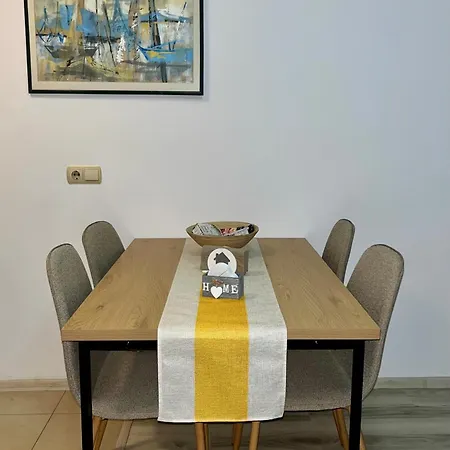Cozy Alba With Two Bedrooms! דירה *