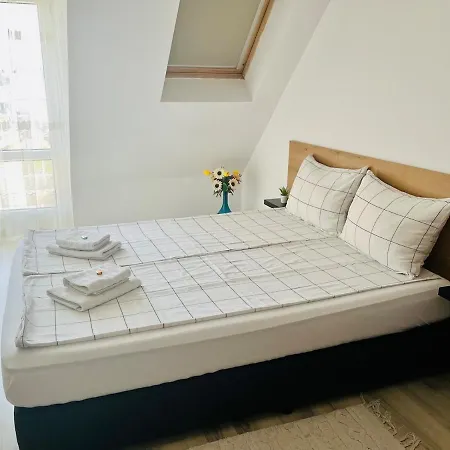 Cozy Alba With Two Bedrooms! דירה